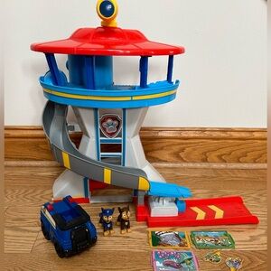Paw Patrol Lookout Tower Playset Toy Car Launcher, 2 Chase Figurines